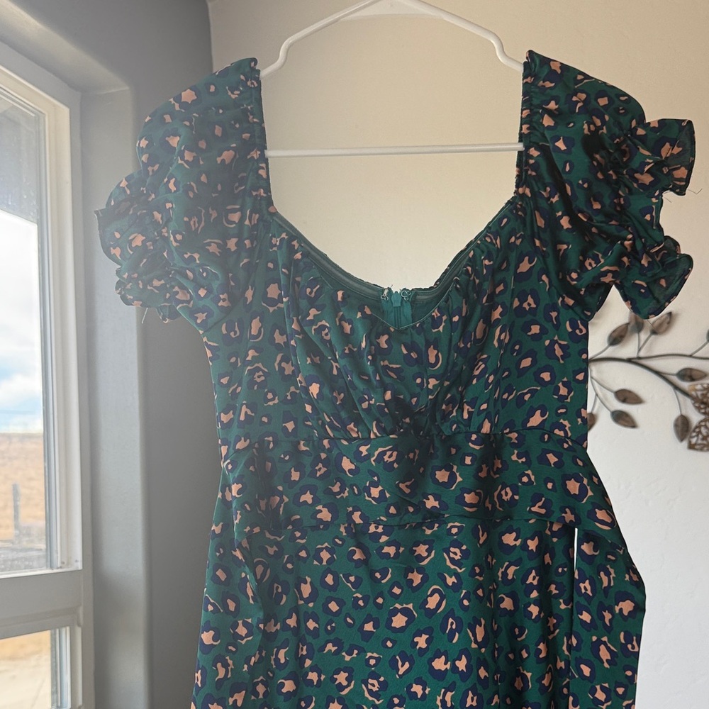 Elegant Green Leopard Print Dress